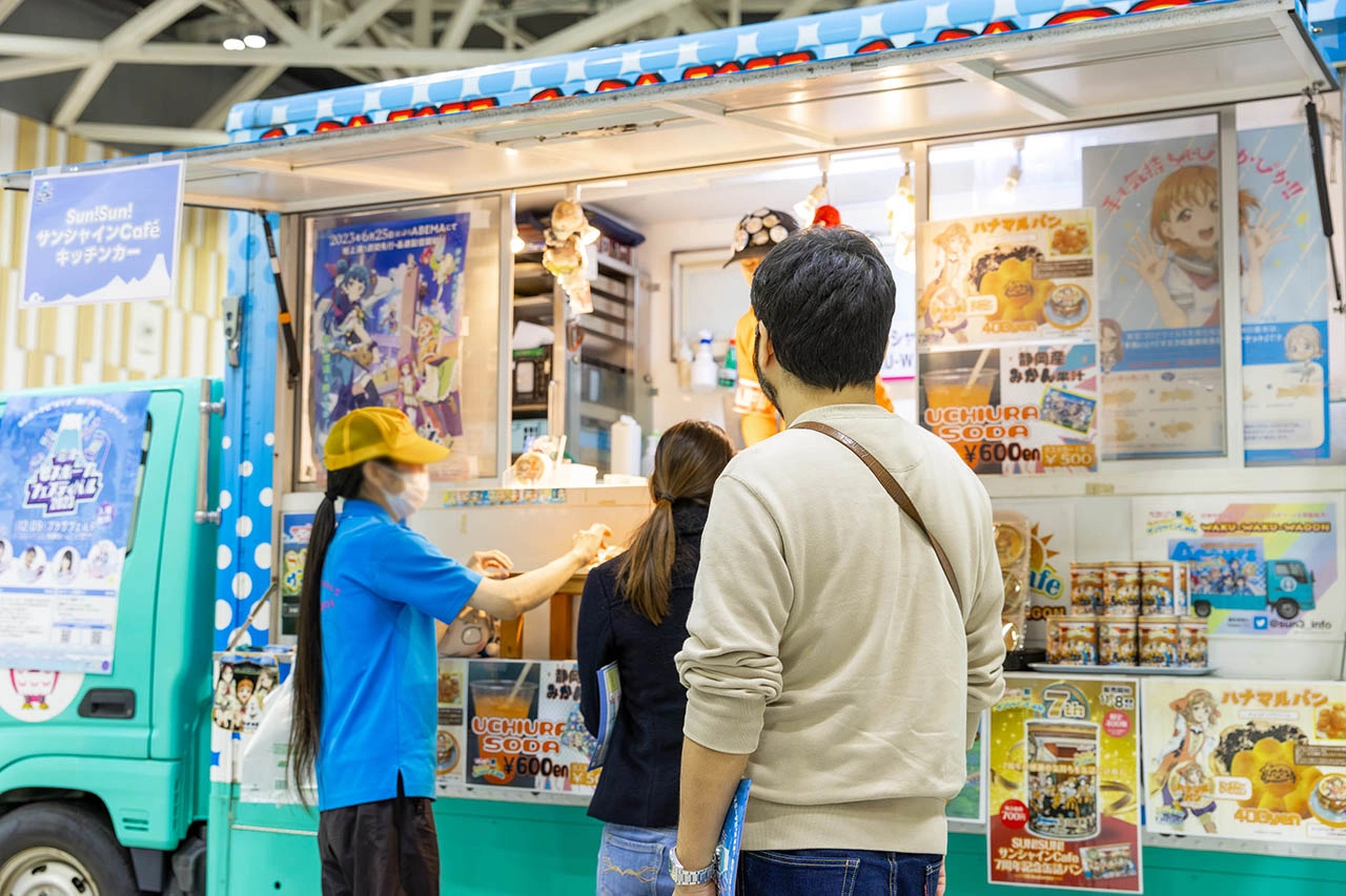 雄大グループSun!Sun!サンシャインCafe キッチンカーWAKU-WAKU-WAGON 会場の様子